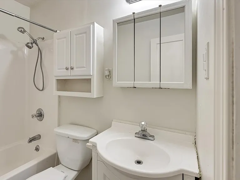1536 SW 52nd St — Photo 12