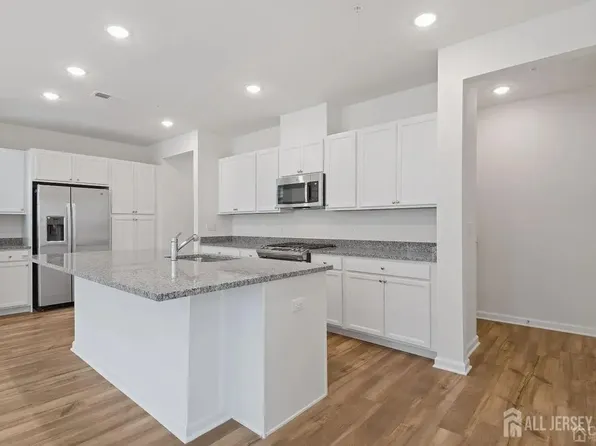 735 Station Rd #1, Dunellen, NJ 08812