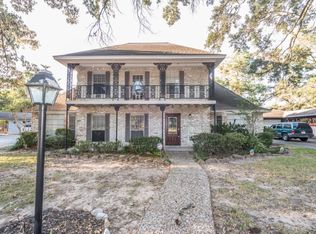 810 Suwanee Ln, Houston, TX 77090