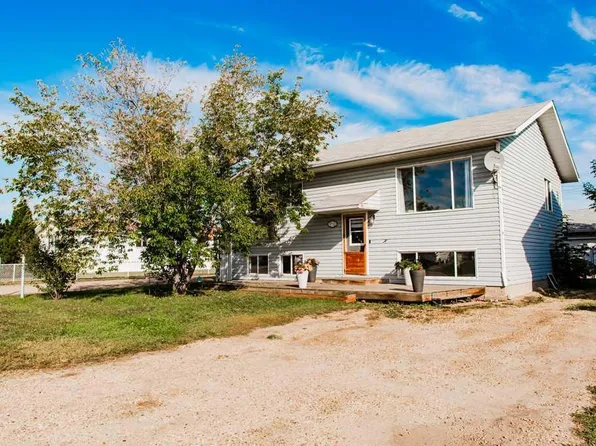 9712 105th Ave, Grande Prairie County No. 1, AB T8X 5E6