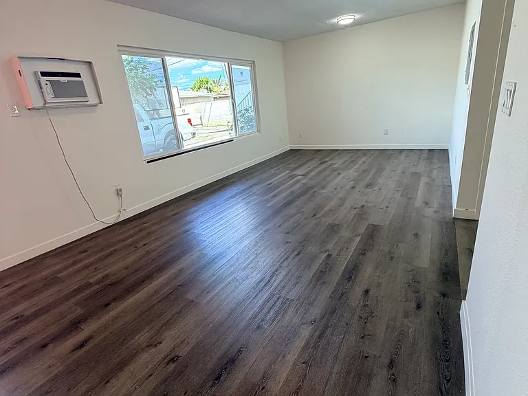 14924 Roscoe Blvd #5 — Photo 7