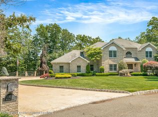 10 Nolan Ct, Middletown, NJ 07748