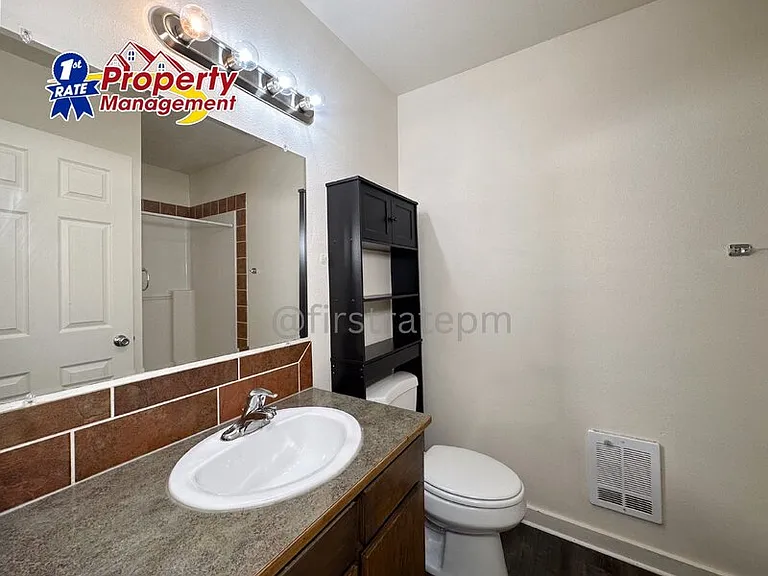 121 W Madison St #101 — Photo 15