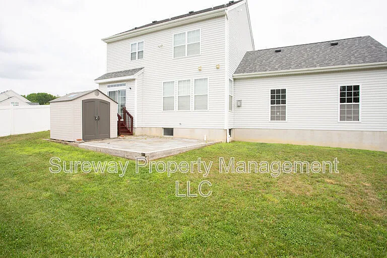 1 Tweentown Close — Photo 39