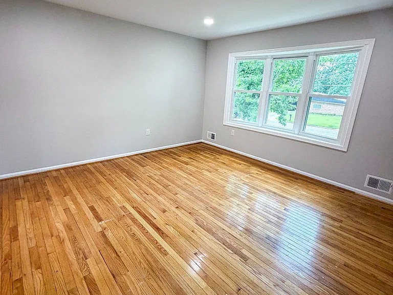 8830 W Fort Foote Ter — Photo 5