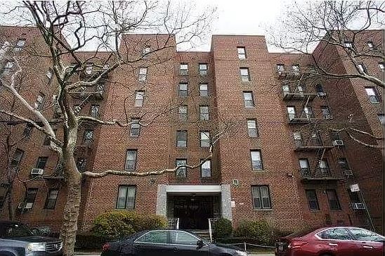 1st image of 2525 W 2nd St APT 4B