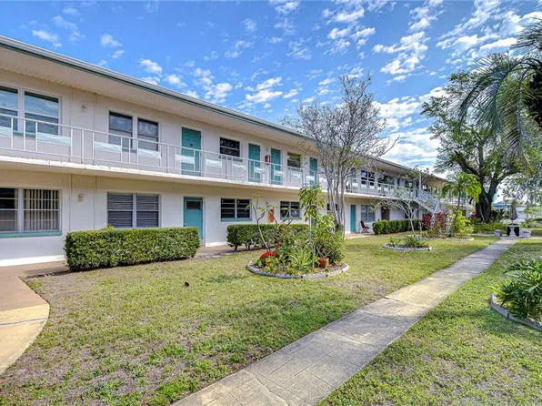 5825 18th St N APT 17, Saint Petersburg, FL 33714