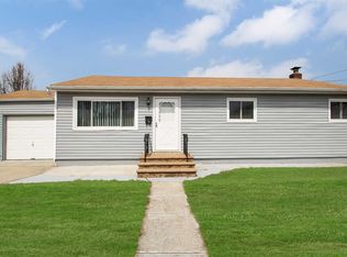 31 Grove St, Brentwood, NY 11717