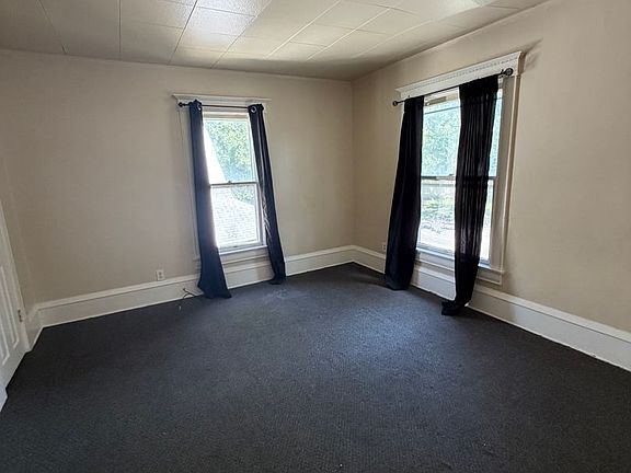 3rd image of 1527 N Main St #2