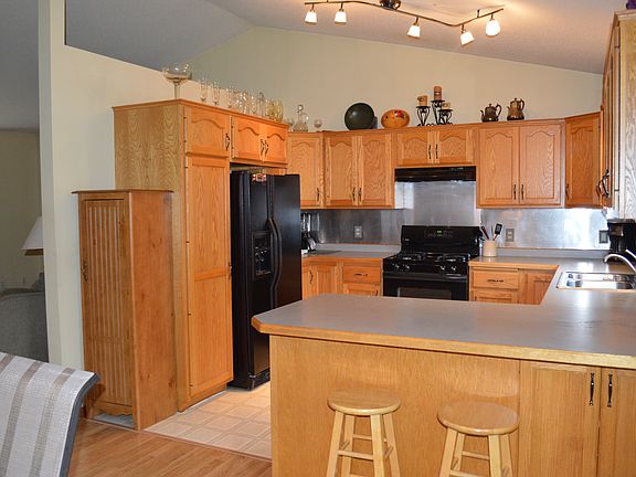 2nd image of 9232 James Ave N