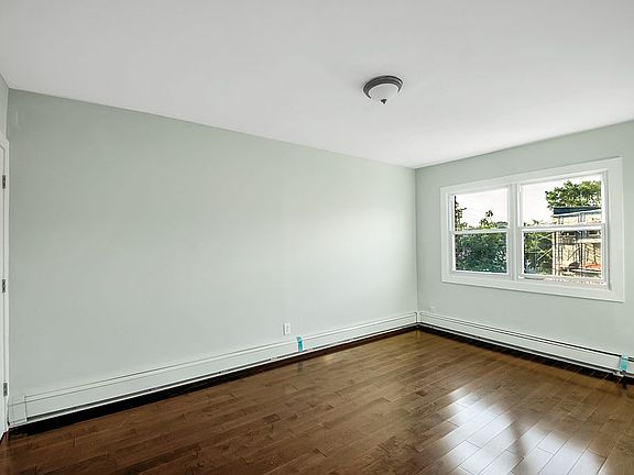 2nd image of 1171 Grenada Pl