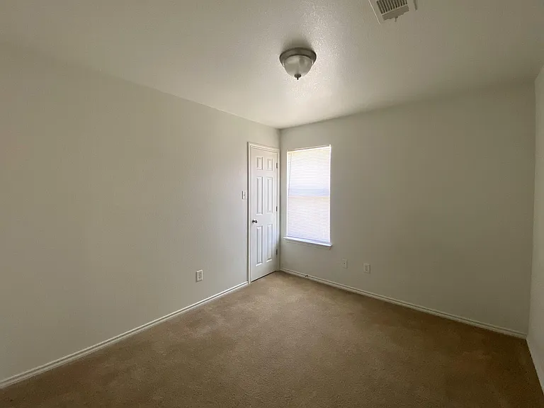 2802 Ashley Dr — Photo 7