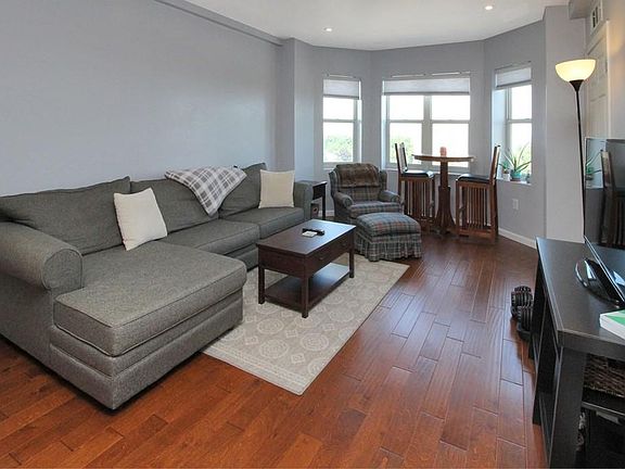 5th image of 1 Cityview Ln Unit 503
