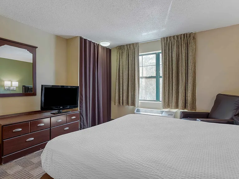 Studio Suite - 1 Queen Bed
