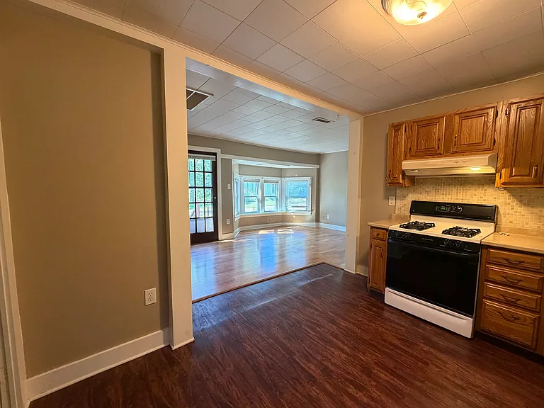 724 W Falls Rd — Photo 4