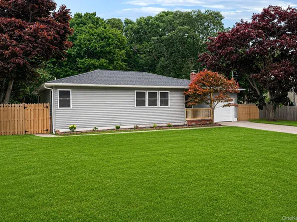 11 Mayfield, Mastic Beach, NY 11951