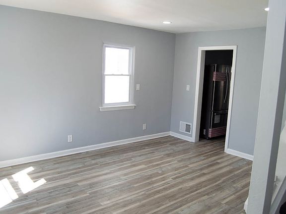 2nd image of 501 Beardsley Ave