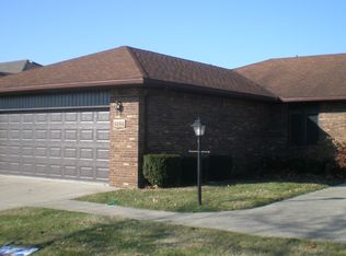 1252 S Grandview Dr, Oak Harbor, OH 43449