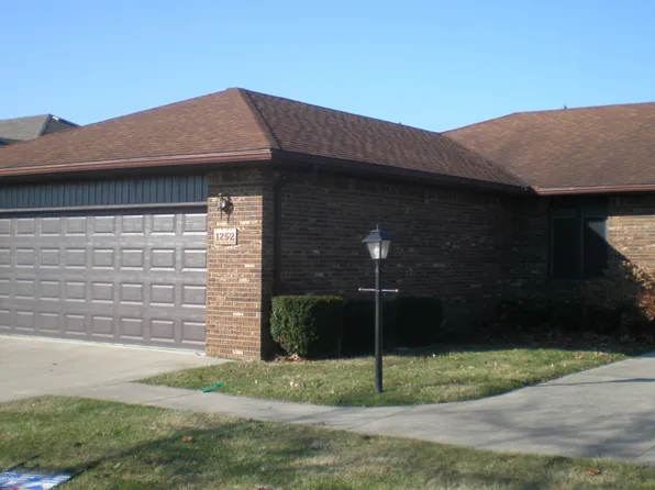 1252 S Grandview Dr, Oak Harbor, OH 43449
