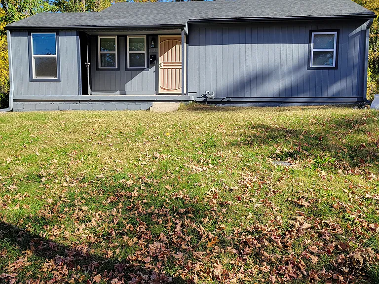 7131 Walrond Ave — Photo 3
