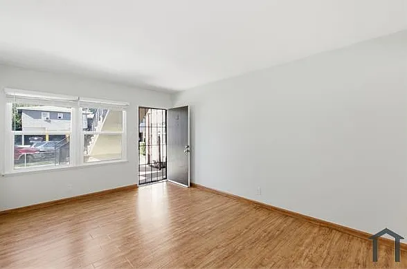 20610 Hartland St #C — Photo 2