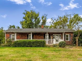 36 New Hope Rd, Elsberry, MO 63343