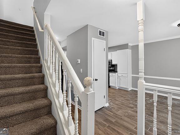 5th image of 867 Heritage Oaks Dr