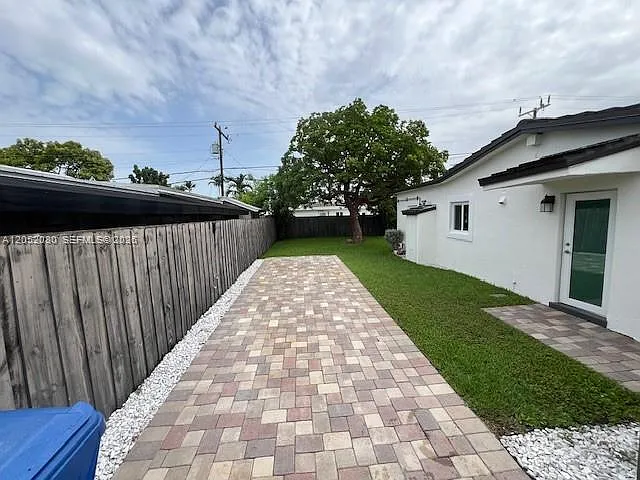 9211 SW 13th St — Photo 34