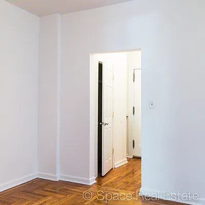 Rented by Space Real Estate | media 8