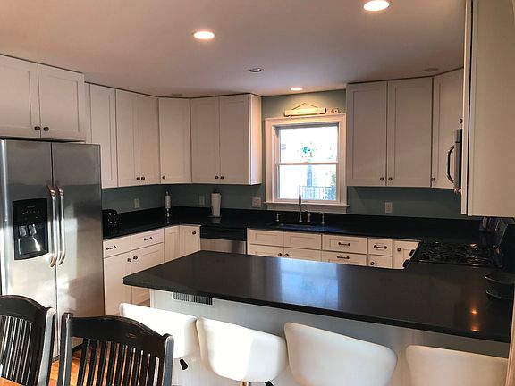 5th image of 21 Leslies Ln