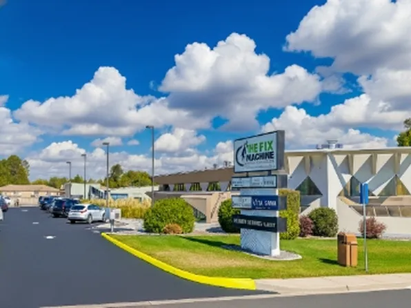 3030 W Clearwater Ave, Kennewick, WA