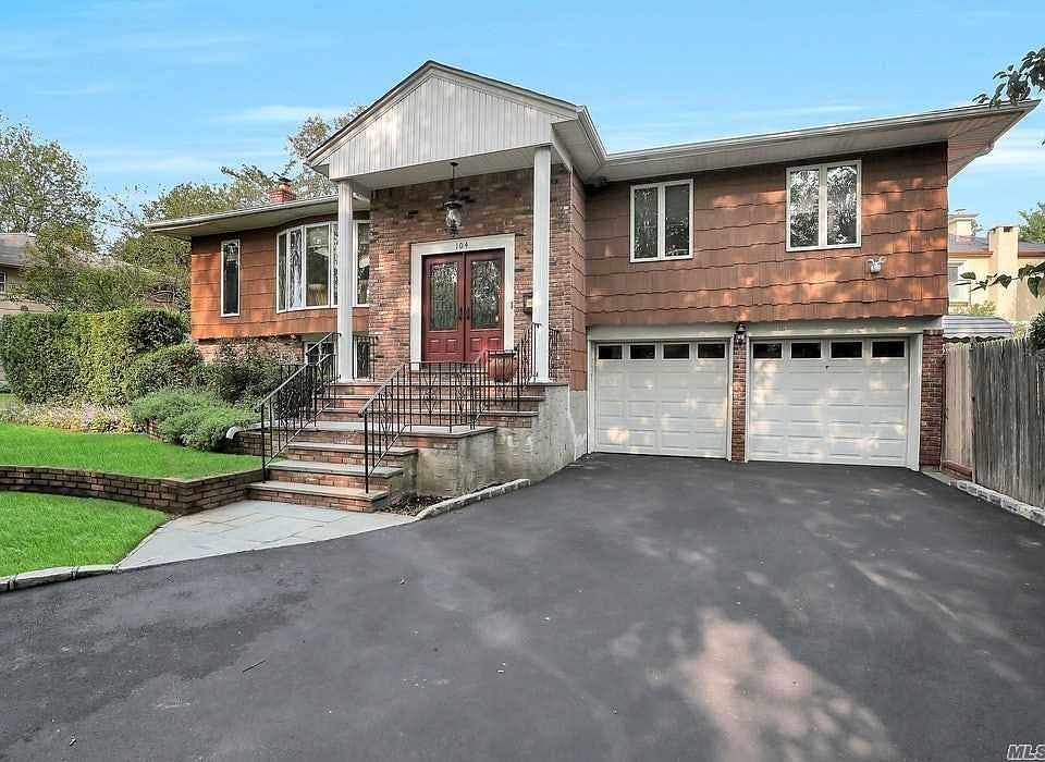 1st image of 104 Crescent Dr
