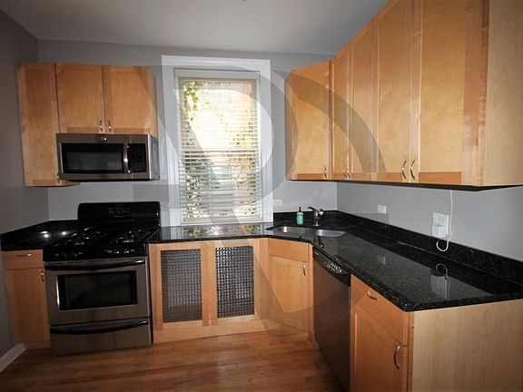 4th image of 4700 N Winchester Ave #47081
