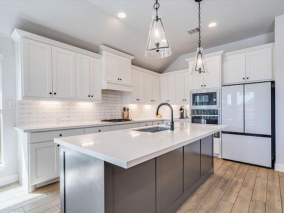 4th image of 186 Prickly Poppy Loop