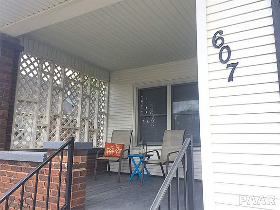 3rd image of 607 W Albany Ave