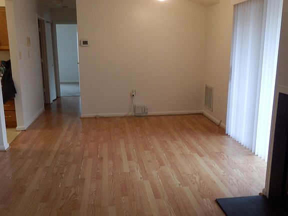 3rd image of 1105 Castle Harbour Way Unit 3B