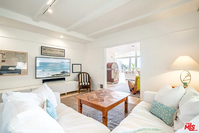 31034 Broad Beach Rd — Photo 9