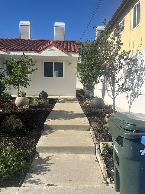 1 bed, $2,600 — Photo 2