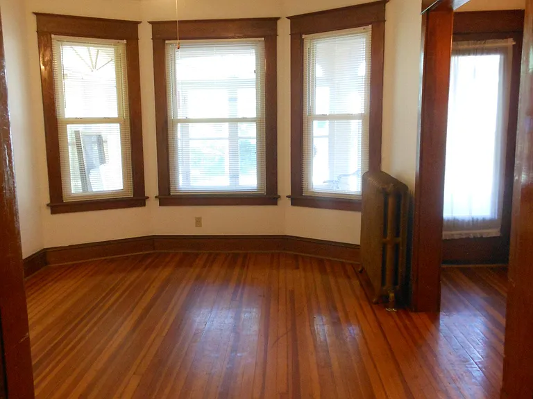 692 Myrtle Ave #1 — Photo 2
