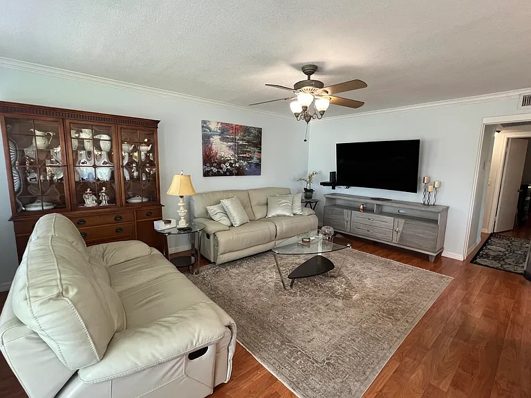 181 Farnham Cres #181-H — Photo 5