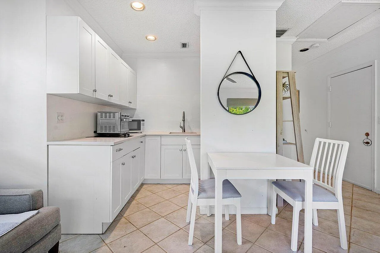 1 bed, 1.0 bath, 500 sqft, $3,000 — Photo 3