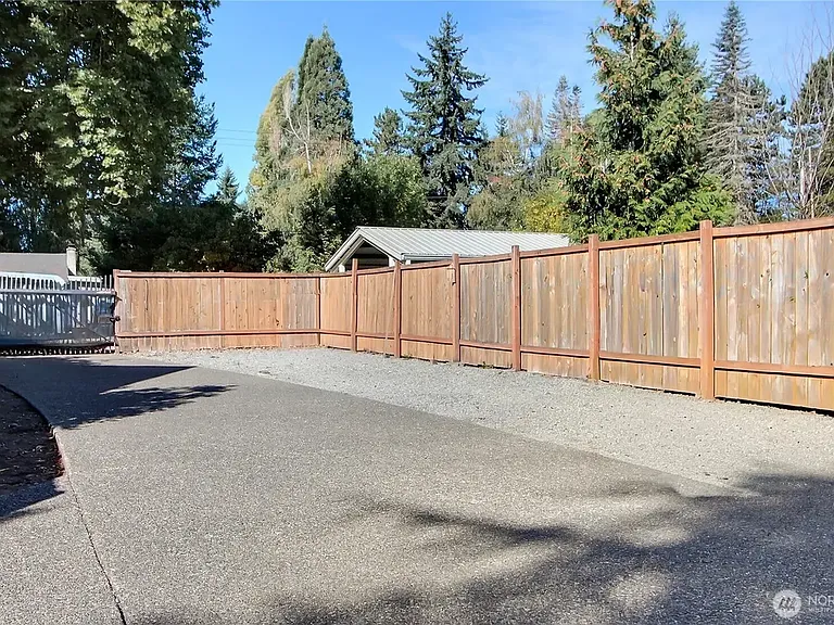 Golf Club Rd SE — Photo 2