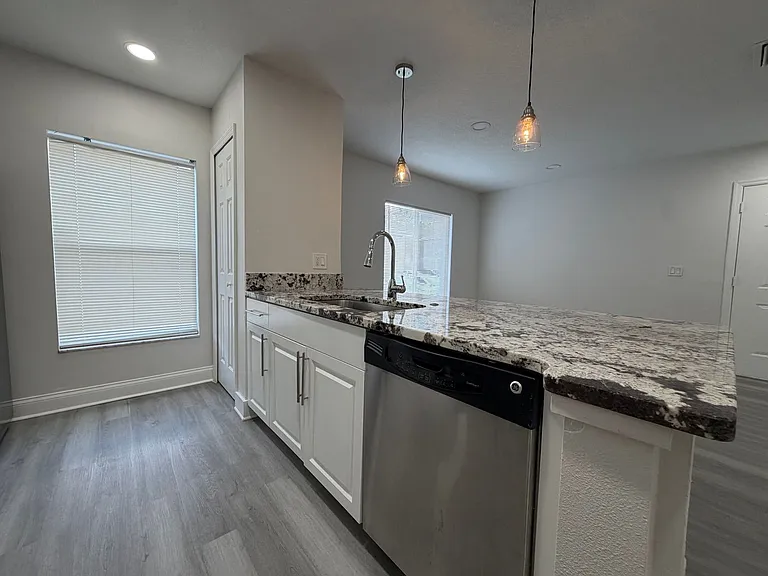 4105 Waterside Island Ct — Photo 5