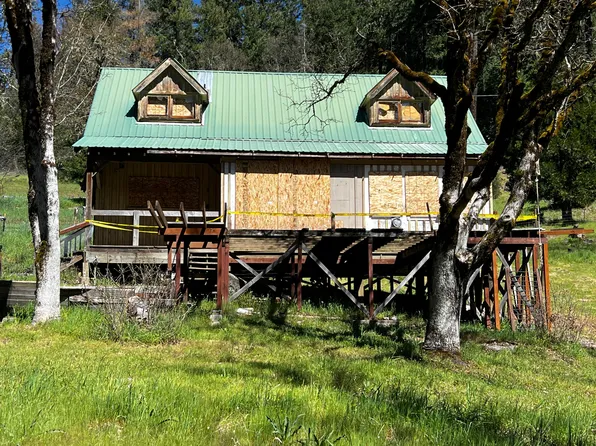 210 Mad River Rd, Mad River, CA 95552