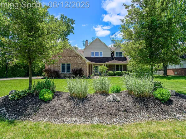41527 Cherry Hill Rd, Canton, MI 48188