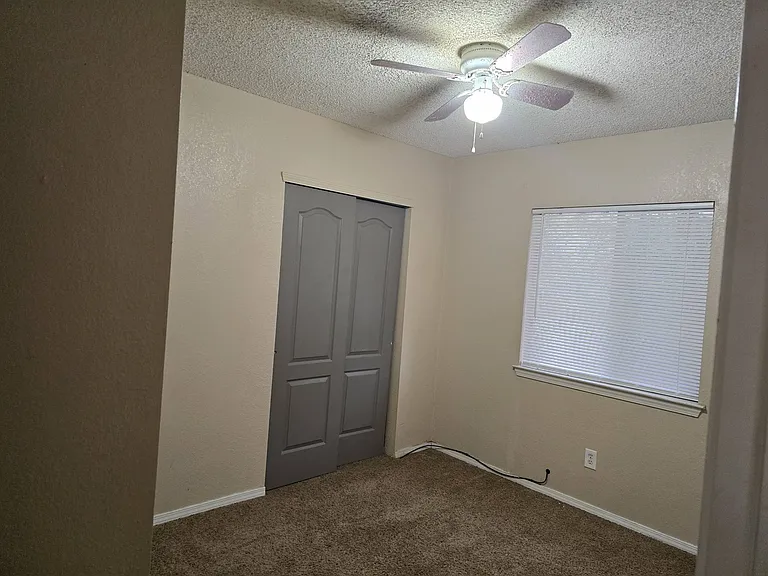 12105 Castle View Way — Photo 12