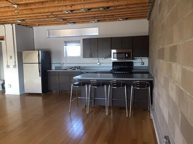 577 Turner Ln — Photo 10