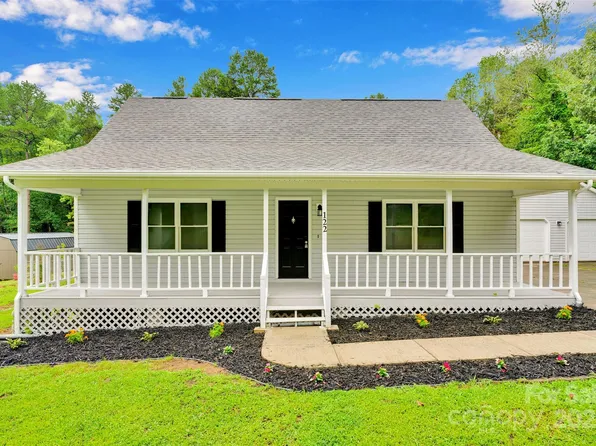122 Blueberry Ln, Statesville, NC 28677