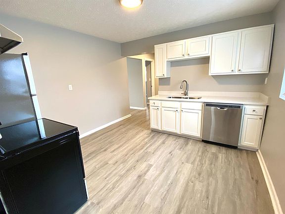 5th image of 1300 Hood Ave
