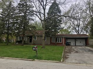 8750 S 80th Ct, Oak Lawn, IL 60457